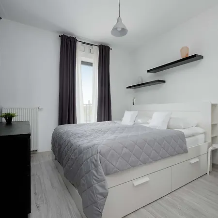 Apartamento Stylish Near Pge Narodowy In By Renters *