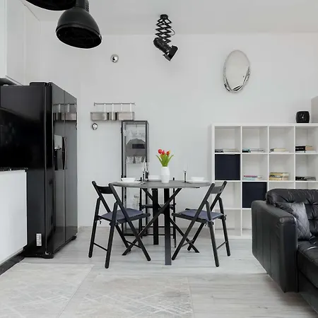 Apartamento Stylish Near Pge Narodowy In By Renters *